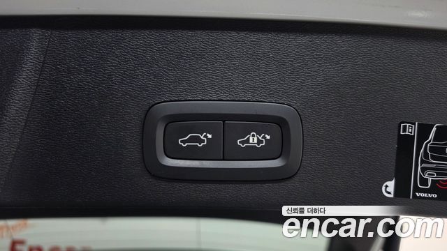 Volvo XC40 T4 R-Design 2019 — фото 20