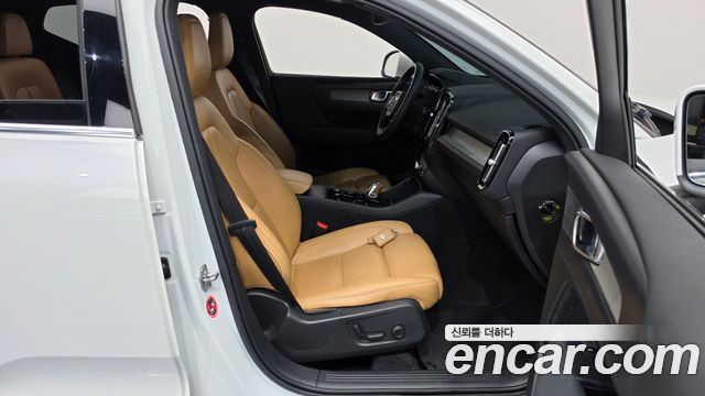 Volvo XC40 T4 R-Design 2019 — фото 26
