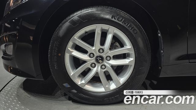 Kia K5 2.0 Smart Standard 2011 — фото 5