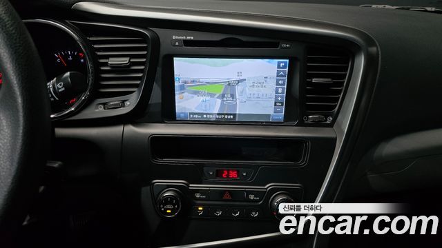 Kia K5 2.0 Smart Standard 2011 — фото 14