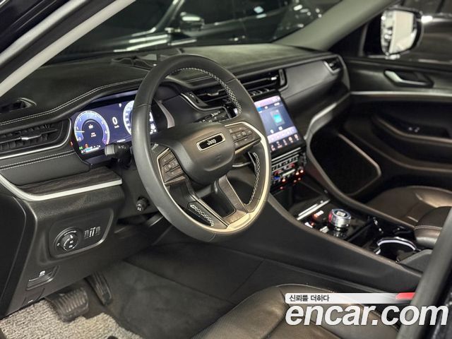 Jeep Grand Cherokee (WL) 3.6 Limited 2023 — фото 9