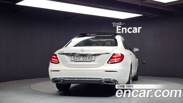 Mercedes-Benz E-Class (W213) E300 Avantgarde 2017 — фото 4