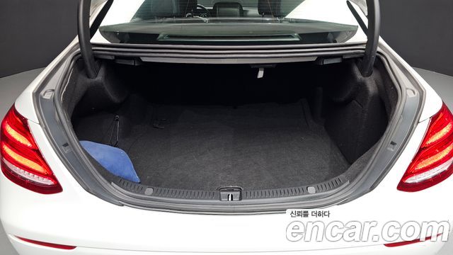 Mercedes-Benz E-Class (W213) E300 Avantgarde 2017 — фото 20