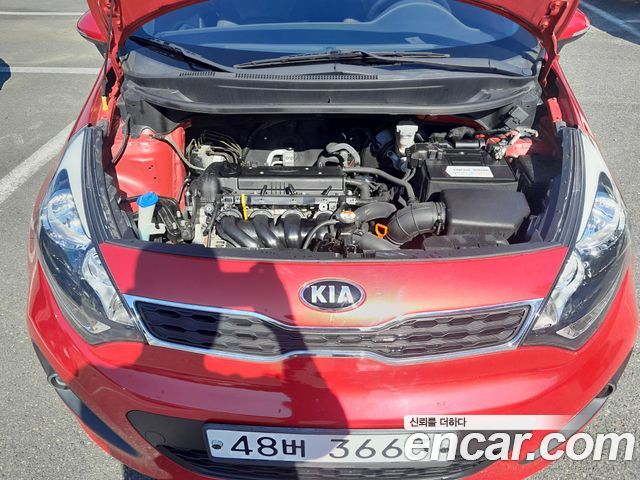 Kia Pride 1.4 MPI Hatchback Deluxe 2014 — фото 6