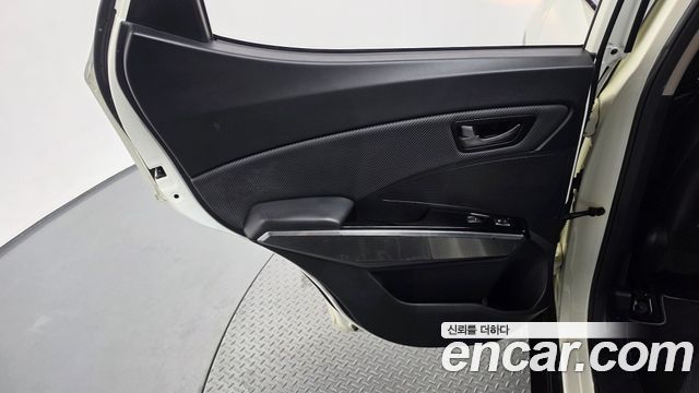 KG Mobility (SsangYong) Tivoli Air 1.5 A3 2WD 2022 — фото 25