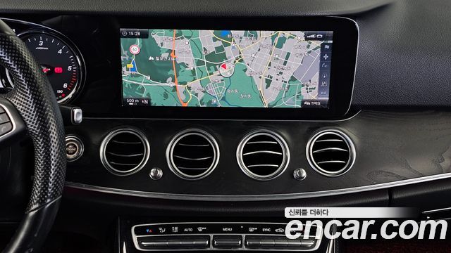 Mercedes-Benz E-Class (W213) E220d Avantgarde 2017 — фото 13