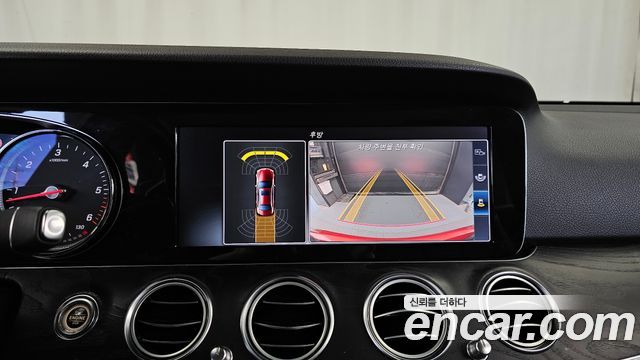 Mercedes-Benz E-Class (W213) E220d Avantgarde 2017 — фото 15
