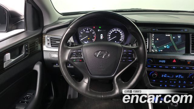Hyundai Sonata (LF) 2.0 Premium Special 2017 — фото 13