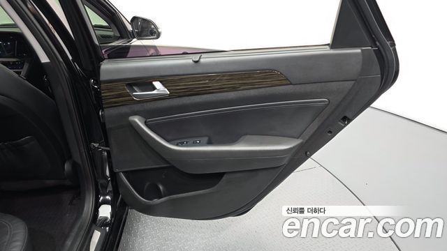 Hyundai Sonata (LF) 2.0 Premium Special 2017 — фото 25