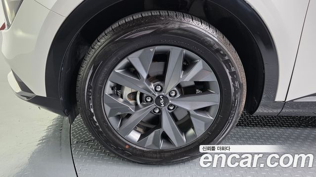 Kia Sportage (V) Gasoline 1.6 Turbo 2WD Nobleless 2023 — фото 5