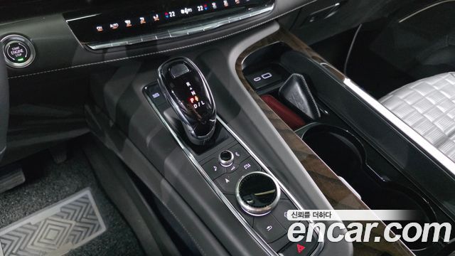 Cadillac Escalade (V) 6.2 Sports Platinum 2024 — фото 9