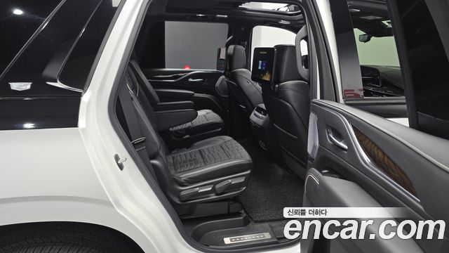 Cadillac Escalade (V) 6.2 Sports Platinum 2024 — фото 11