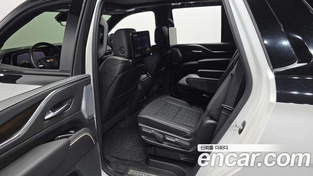 Cadillac Escalade (V) 6.2 Sports Platinum 2024 — фото 13