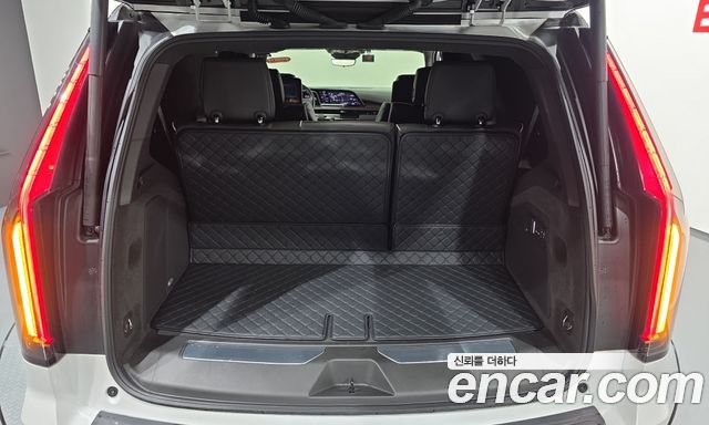 Cadillac Escalade (V) 6.2 Sports Platinum 2024 — фото 20