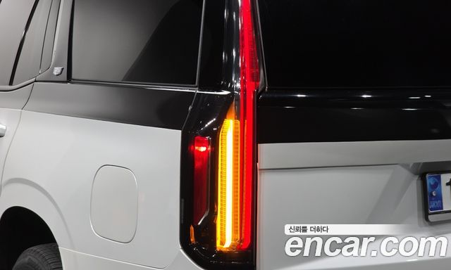 Cadillac Escalade (V) 6.2 Sports Platinum 2024 — фото 23