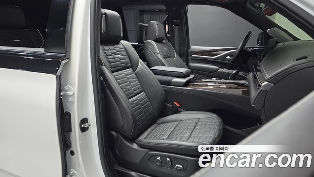 Cadillac Escalade (V) 6.2 Sports Platinum 2024 — фото 26