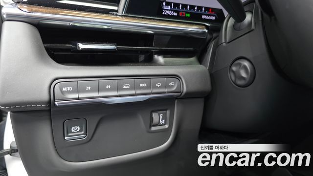 Cadillac Escalade (V) 6.2 Sports Platinum 2024 — фото 29