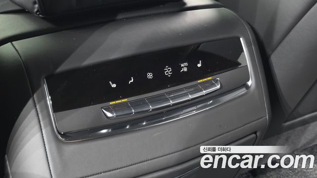 Cadillac Escalade (V) 6.2 Sports Platinum 2024 — фото 33