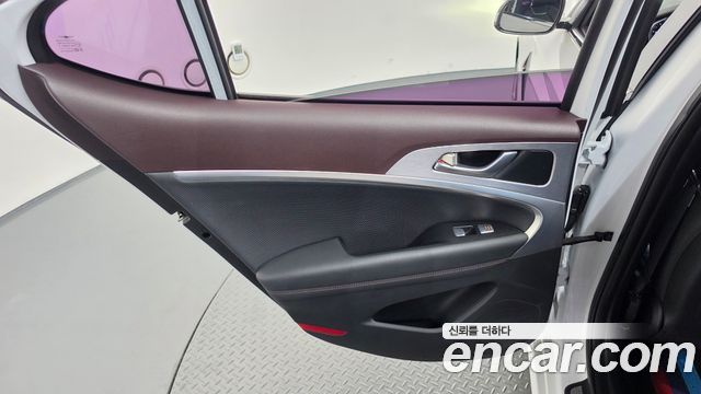 Genesis G70 2.0T AWD Elite 2019 — фото 25