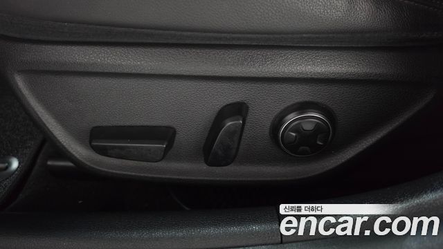 Genesis G70 2.0T AWD Elite 2019 — фото 31