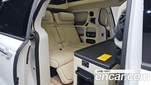 Kia Carnival (IV) Gasoline 4-Seater Hi Limousine (Special) 2025 — фото 11
