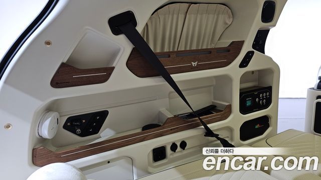 Kia Carnival (IV) Gasoline 4-Seater Hi Limousine (Special) 2025 — фото 14