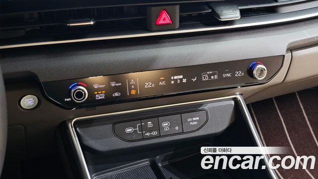 Kia Carnival (IV) Gasoline 4-Seater Hi Limousine (Special) 2025 — фото 32