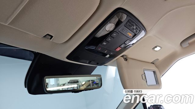Kia Carnival (IV) Gasoline 4-Seater Hi Limousine (Special) 2025 — фото 35