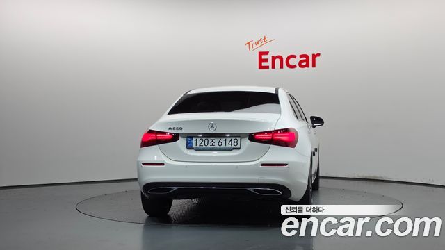 Mercedes-Benz A-Class (W177) A220 Sedan 2024 — фото 4