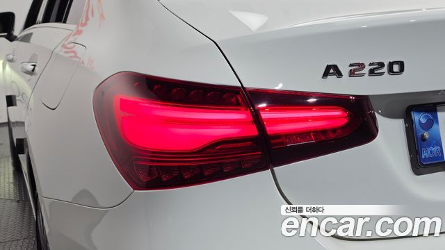 Mercedes-Benz A-Class (W177) A220 Sedan 2024 — фото 23