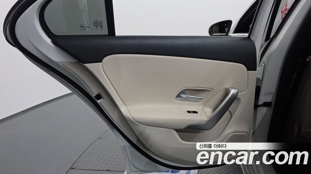 Mercedes-Benz A-Class (W177) A220 Sedan 2024 — фото 25