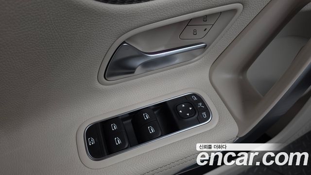 Mercedes-Benz A-Class (W177) A220 Sedan 2024 — фото 30