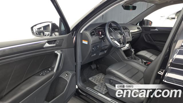 Volkswagen Tiguan (II) 2.0 TDI Prestige 2023 — фото 10