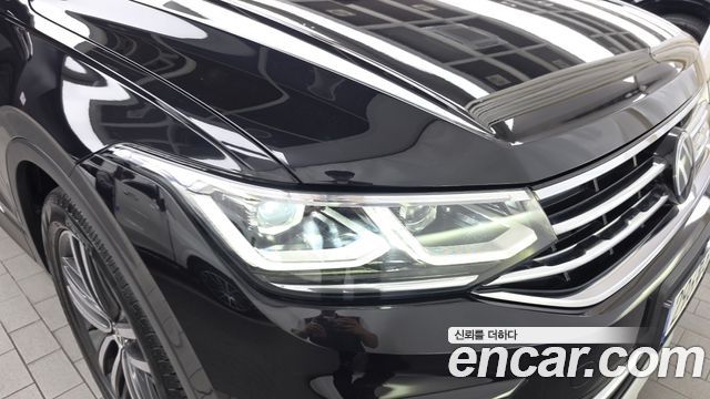 Volkswagen Tiguan (II) 2.0 TDI Prestige 2023 — фото 28