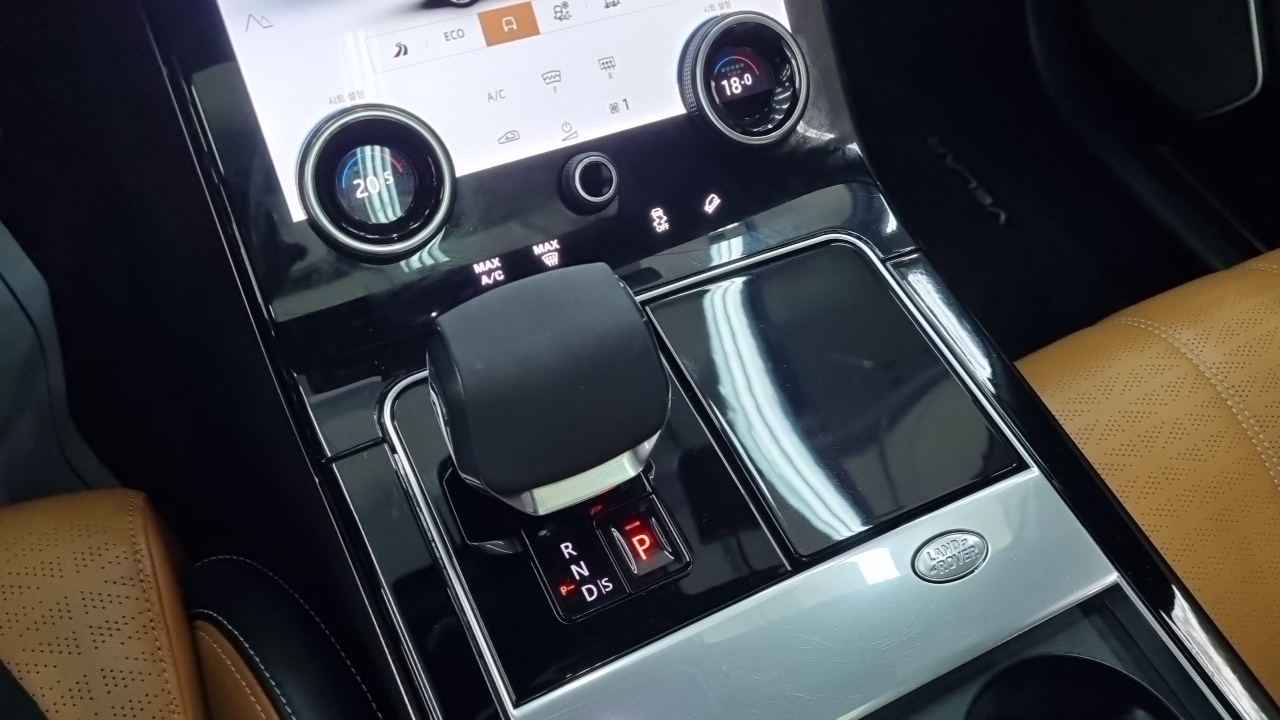 Land Rover Range Rover Velar 3.0 P400 R-Dynamic HSE 2021 — фото 16
