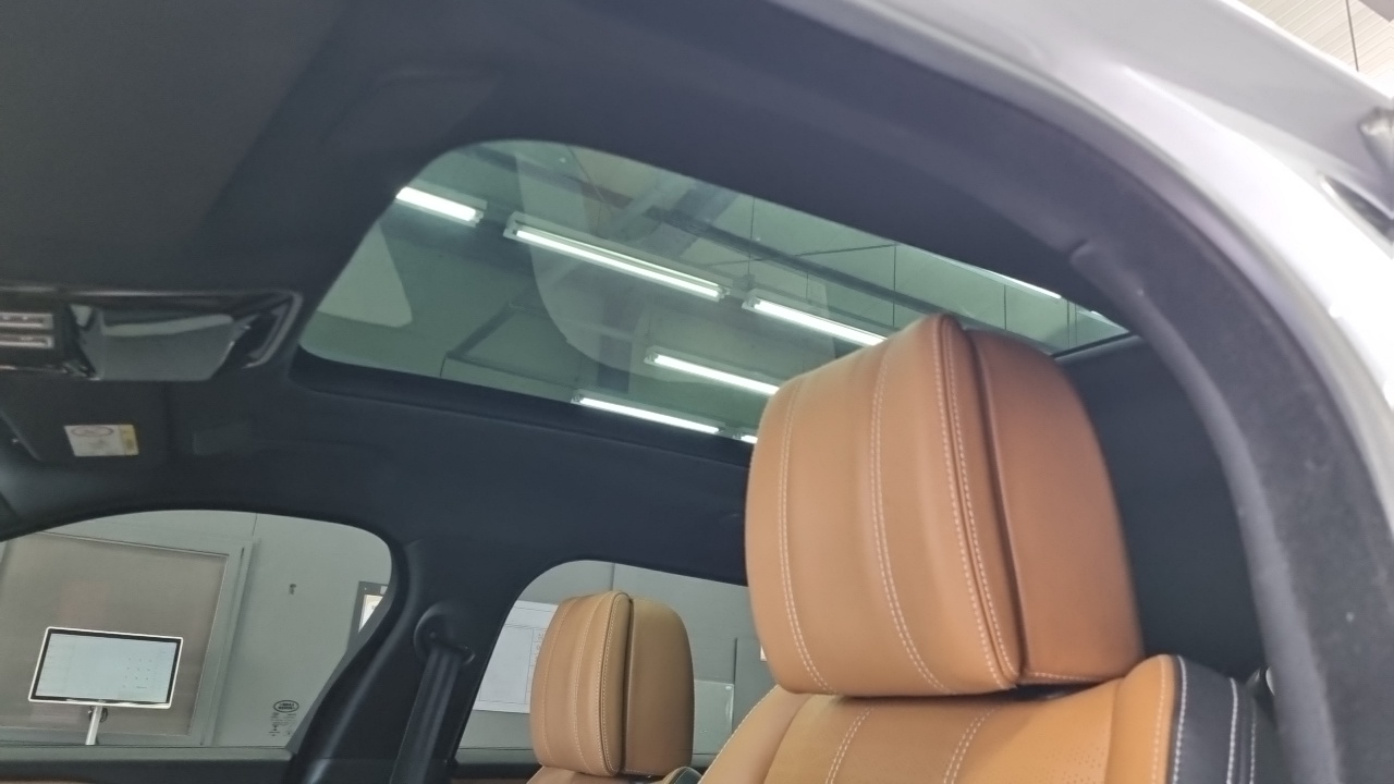 Land Rover Range Rover Velar 3.0 P400 R-Dynamic HSE 2021 — фото 18