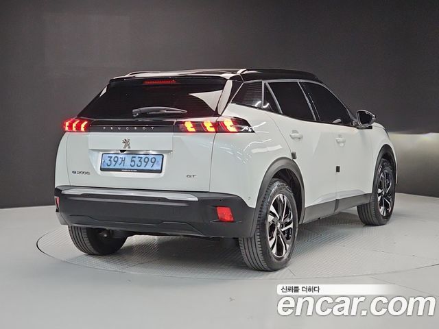 Peugeot e-2008 (II) EV GT 2023 — фото 3