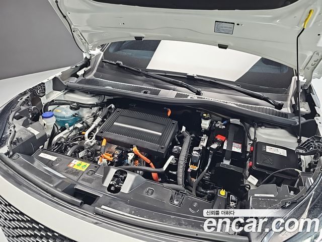 Peugeot e-2008 (II) EV GT 2023 — фото 6