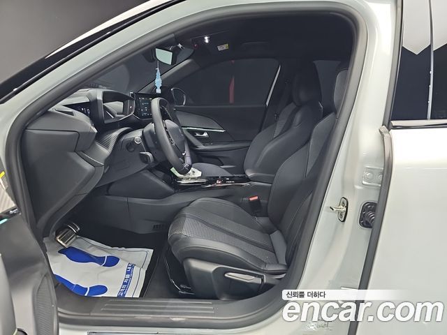 Peugeot e-2008 (II) EV GT 2023 — фото 10