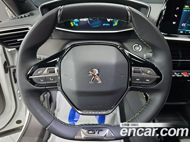 Peugeot e-2008 (II) EV GT 2023 — фото 15