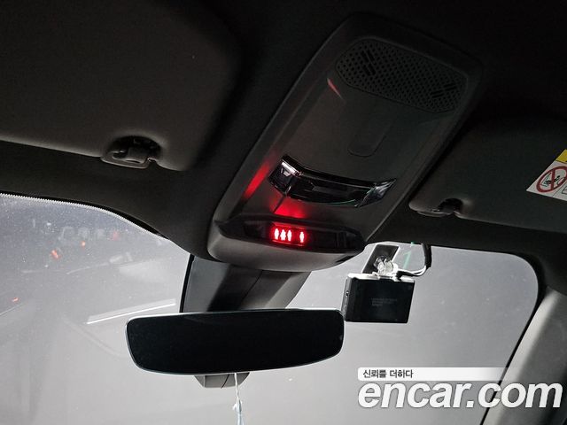 Peugeot e-2008 (II) EV GT 2023 — фото 19