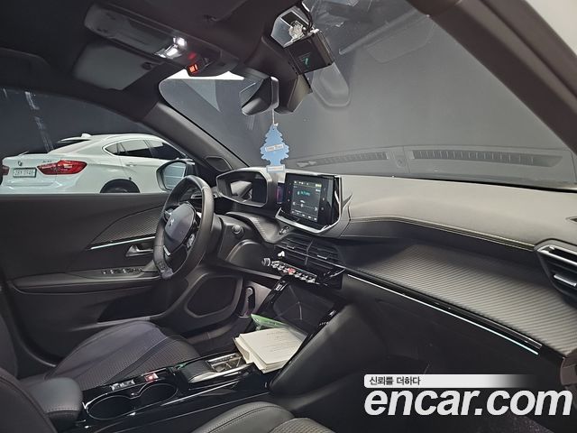 Peugeot e-2008 (II) EV GT 2023 — фото 22