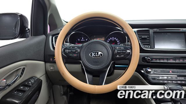 Kia Carnival 9-Seater Noblesse Special 2018 — фото 12