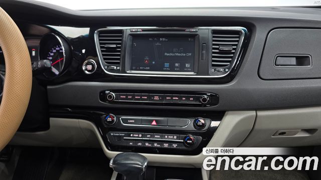 Kia Carnival 9-Seater Noblesse Special 2018 — фото 17