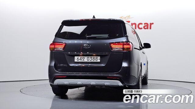 Kia Carnival 9-seater Prestige 2016 — фото 4