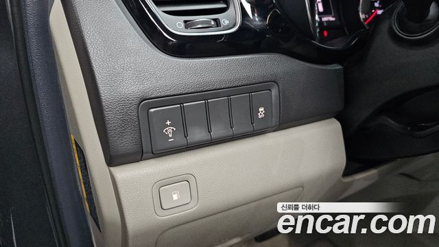 Kia Carnival 9-seater Prestige 2016 — фото 18