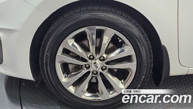 Kia Carnival 9-seater Prestige 2017 — фото 5