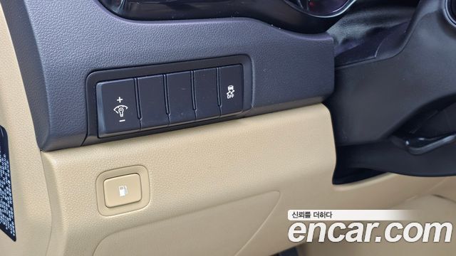 Kia Carnival 9-seater Prestige 2017 — фото 16