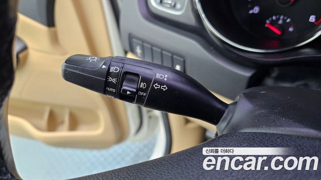 Kia Carnival 9-seater Prestige 2017 — фото 18