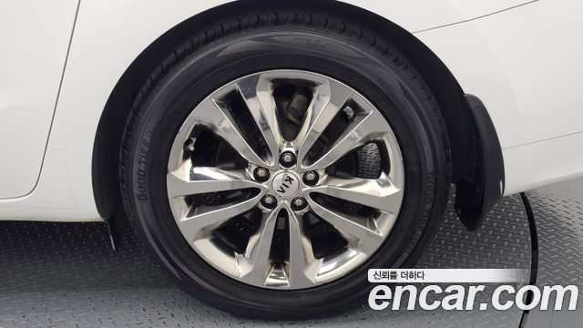 Kia Carnival 9-seater Prestige 2017 — фото 21